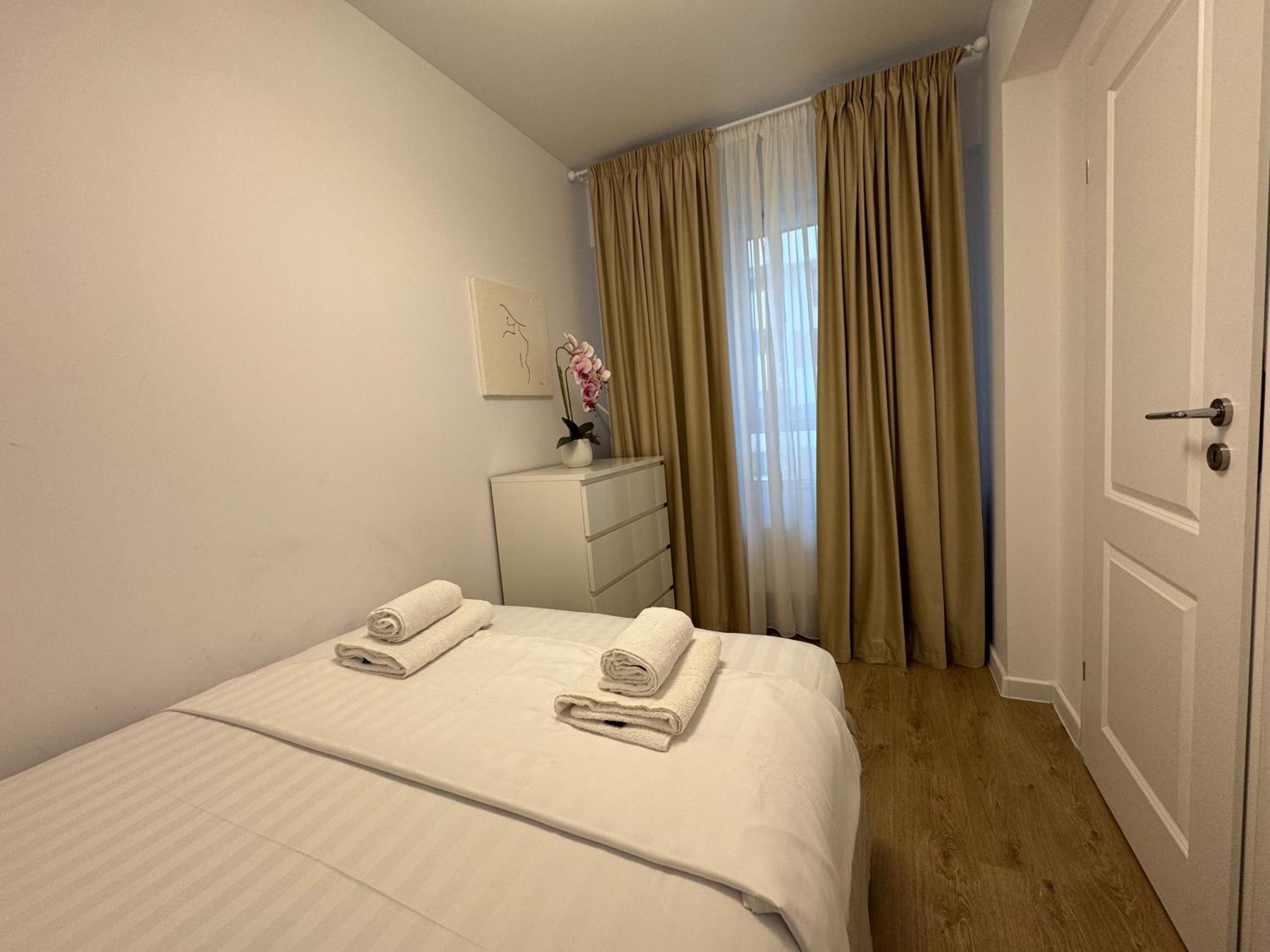 Alexa Deluxe At Address Rezidence With Parking