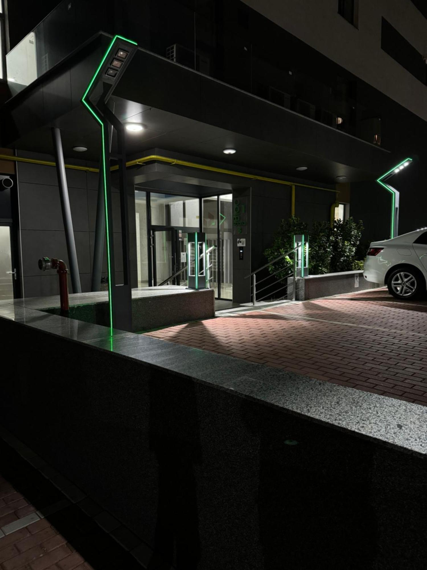 Alexa Deluxe At Address Rezidence With Parking Apartment
